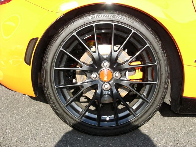 ロードスター ３０周年記念車　１１０台限定　ＲＥＣＡＲＯ社製シート　Ｂｒｅｍｂｏ社製フロントキャリパー（オレンジ塗装）ＮＩＳＳＩＮ社製リアキャリパー（オレンジ塗装）純正ナビ　フルセグＴＶ　ＴＶキャンセラー　バックカメラ　ＥＴＣ（25枚目）