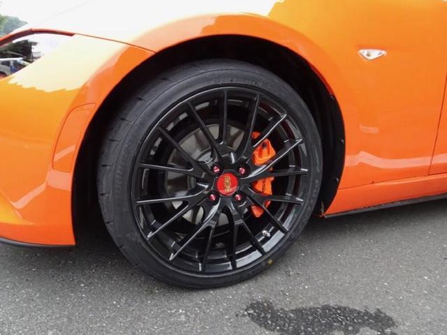 ロードスター ３０周年記念車　１１０台限定　ＲＥＣＡＲＯ社製シート　Ｂｒｅｍｂｏ社製フロントキャリパー（オレンジ塗装）ＮＩＳＳＩＮ社製リアキャリパー（オレンジ塗装）純正ナビ　フルセグＴＶ　ＴＶキャンセラー　バックカメラ　ＥＴＣ（50枚目）