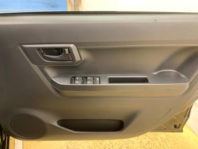 �S�Ă̎ԗ��ɏ��ہE���L�V�X�e���u�����_�[�N���[���v���{�H�ς݂ł��B�V�[�g�̕\�ʂ͂������A���̐Ȃ⑫�����O��I�ɏ��ۂ��Ă���܂��B