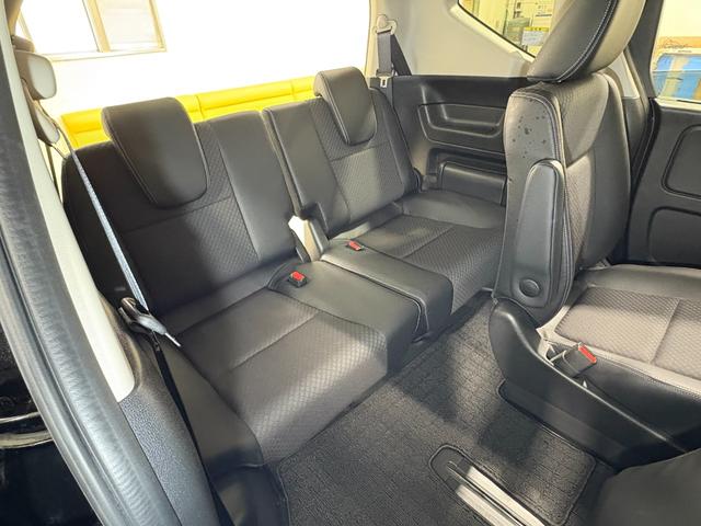 フリード Ｇ　ナビフルセグＢカメラＥＴＣＬＥＤＡＷ　Ａクルーズ　記録簿　３列シート　カーテンエアバック　ＬＥＤヘッドライト　パワーウインドウ　地デジ　Ｒカメラ　ＶＳＡ　ＵＳＢ　ドライブレコーダー　エアコン　キーフリ（30枚目）