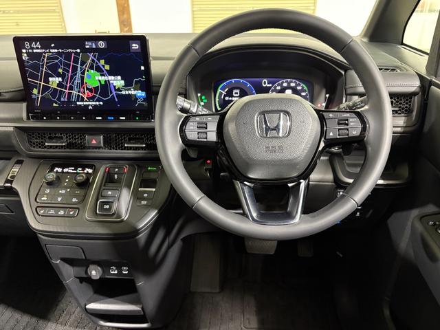 ステップワゴン e:HEVスパーダ ナビフルセグBカメラETCLEDAW フルオートエアコン ESC シートヒータ キーフリー LEDヘッドランプ ABS リアカメラ スマートキ USBポート クルーズコントロール 3列シート Pソナー(12枚目)