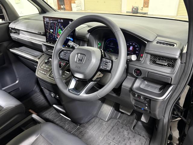 ステップワゴン e:HEVスパーダ ナビフルセグBカメラETCLEDAW フルオートエアコン ESC シートヒータ キーフリー LEDヘッドランプ ABS リアカメラ スマートキ USBポート クルーズコントロール 3列シート Pソナー(13枚目)