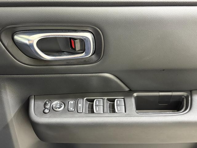 ステップワゴン e:HEVスパーダ ナビフルセグBカメラETCLEDAW フルオートエアコン ESC シートヒータ キーフリー LEDヘッドランプ ABS リアカメラ スマートキ USBポート クルーズコントロール 3列シート Pソナー(26枚目)