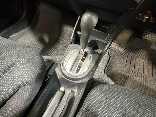 フィット 13G・スマートセレクション ナビワンセグBカメラETC Wエアバッグ Bモニター ETC付き DVD再生 キーフリー PS オートエアコン スマキ- PW エアバック ABS ナビTV(17枚目)