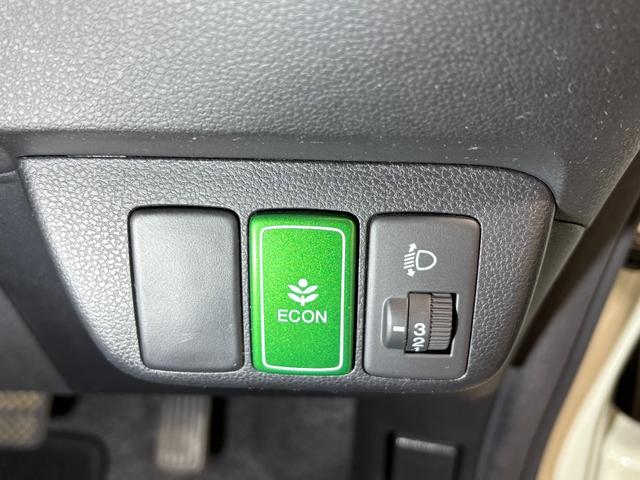 フィット 13G・スマートセレクション ナビワンセグBカメラETC Wエアバッグ Bモニター ETC付き DVD再生 キーフリー PS オートエアコン スマキ- PW エアバック ABS ナビTV(20枚目)