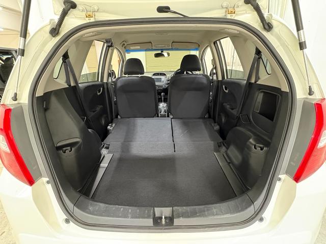 フィット 13G・スマートセレクション ナビワンセグBカメラETC Wエアバッグ Bモニター ETC付き DVD再生 キーフリー PS オートエアコン スマキ- PW エアバック ABS ナビTV(26枚目)