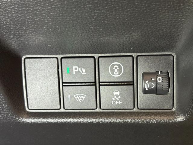 フィット ホーム ナビBカメラETCLEDAW 衝突軽減ブレーキ リアカメ LEDライト クリアランスソナー ドラレコ エアバッグ iストップ スマ-トキ- ETC車載器 Wエアバック USBポート フルオートエアコン(21枚目)