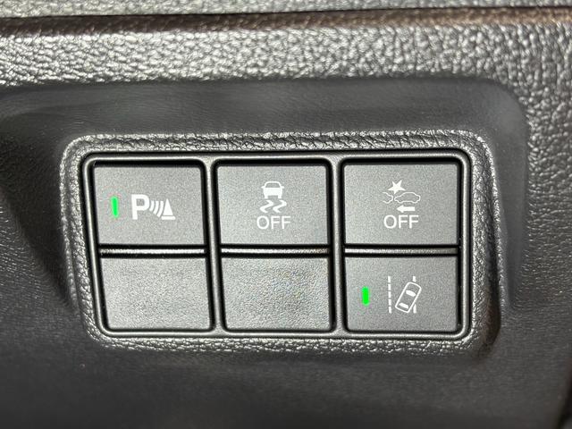 シビック ハッチバック ナビフルセグBカメラETCLEDAW 追突軽減ブレーキ Bモニター 横滑防止 シートヒーター付き LEDライト フルセグTV スマートキー AAC ナビ・TV ドラレコ サイドカーテンエアバック(22枚目)