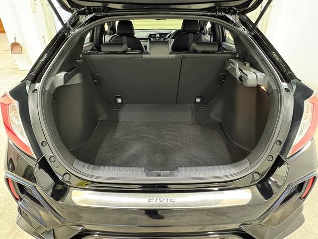 シビック ハッチバック ナビフルセグBカメラETCLEDAW 追突軽減ブレーキ Bモニター 横滑防止 シートヒーター付き LEDライト フルセグTV スマートキー AAC ナビ・TV ドラレコ サイドカーテンエアバック(32枚目)