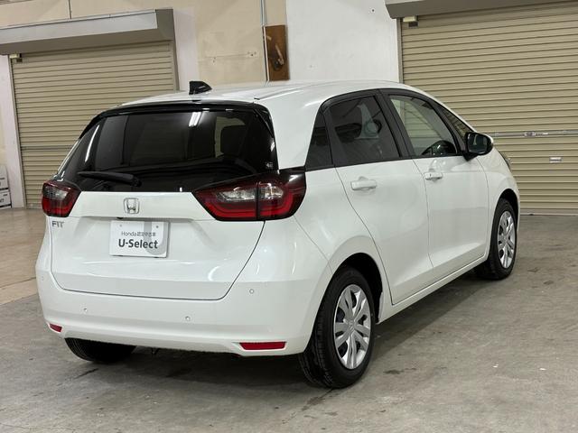 フィット ホーム　ナビフルセグＢカメラＥＴＣＬＥＤ　衝突軽減　リアカメラ　ソナー　ＵＳＢ接続　ＡＡＣ　横滑り防止機能　サイドエアバック　ＬＥＤライト　クルーズコントロール　パワーウィンドウ　スマキー　ＤＶＤ　ドラレコ（9枚目）