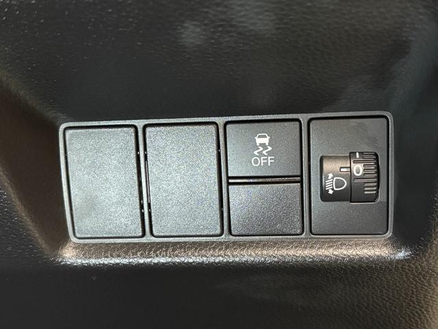 フィット ホーム　ナビフルセグＢカメラＥＴＣＬＥＤ　衝突軽減　リアカメラ　ソナー　ＵＳＢ接続　ＡＡＣ　横滑り防止機能　サイドエアバック　ＬＥＤライト　クルーズコントロール　パワーウィンドウ　スマキー　ＤＶＤ　ドラレコ（22枚目）