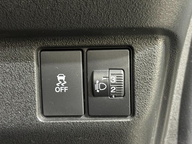 Ｎ－ＢＯＸカスタム ターボ　ナビフルセグＢカメラＥＴＣＬＥＤＡＷ　衝突被害軽減　キーフリー　Ｐセンサー　ＥＳＣ　パワステ　ＤＶＤ再生　両席エアバック　サイドエアバッグ　ターボ車　ＵＳＢ接続　スマキー　パワーウィンドウ　ＡＢＳ（23枚目）