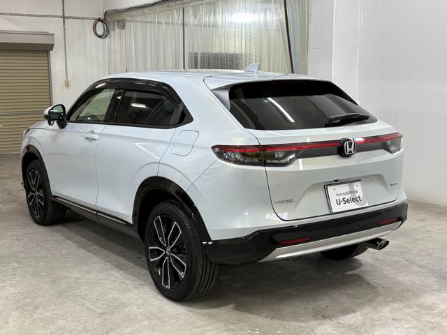 ヴェゼル ｅ：ＨＥＶＺ　ナビフルセグＢカメラＥＴＣＬＥＤＡＷ　衝突回避支援ブレーキ機能　スマキ　Ｐトランク　フルオートエアコン　Ｄレコ　エアバッグ　両席エアバック　Ｒカメ　パワーウィンドウ　ＬＥＤランプ　ソナー　クルーズＣ（2枚目）