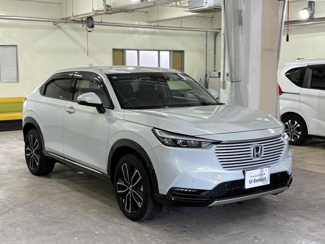 ヴェゼル ｅ：ＨＥＶＺ　ナビフルセグＢカメラＥＴＣＬＥＤＡＷ　衝突回避支援ブレーキ機能　スマキ　Ｐトランク　フルオートエアコン　Ｄレコ　エアバッグ　両席エアバック　Ｒカメ　パワーウィンドウ　ＬＥＤランプ　ソナー　クルーズＣ（6枚目）