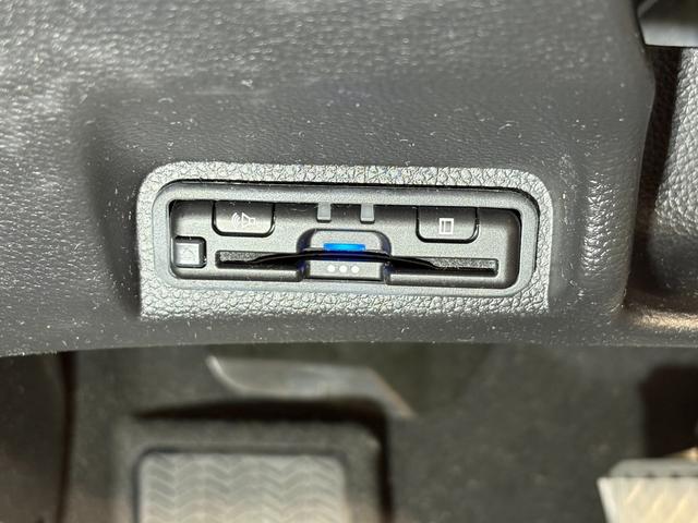 ヴェゼル ｅ：ＨＥＶＺ　ナビフルセグＢカメラＥＴＣＬＥＤＡＷ　衝突回避支援ブレーキ機能　スマキ　Ｐトランク　フルオートエアコン　Ｄレコ　エアバッグ　両席エアバック　Ｒカメ　パワーウィンドウ　ＬＥＤランプ　ソナー　クルーズＣ（21枚目）