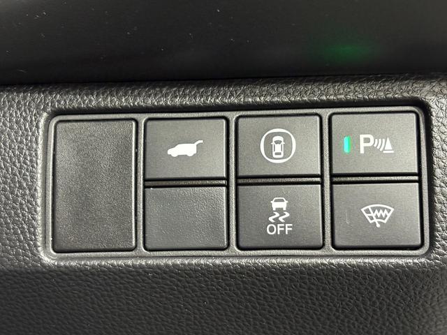 ヴェゼル ｅ：ＨＥＶＺ　ナビフルセグＢカメラＥＴＣＬＥＤＡＷ　衝突回避支援ブレーキ機能　スマキ　Ｐトランク　フルオートエアコン　Ｄレコ　エアバッグ　両席エアバック　Ｒカメ　パワーウィンドウ　ＬＥＤランプ　ソナー　クルーズＣ（22枚目）