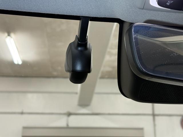 ヴェゼル ｅ：ＨＥＶＺ　ナビフルセグＢカメラＥＴＣＬＥＤＡＷ　衝突回避支援ブレーキ機能　スマキ　Ｐトランク　フルオートエアコン　Ｄレコ　エアバッグ　両席エアバック　Ｒカメ　パワーウィンドウ　ＬＥＤランプ　ソナー　クルーズＣ（25枚目）