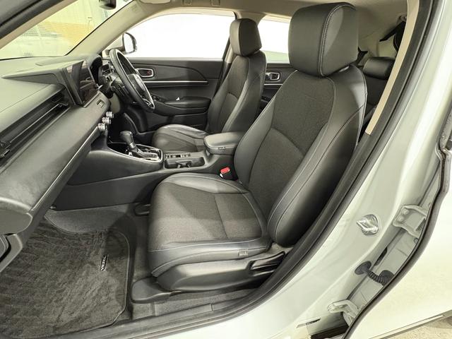 ヴェゼル ｅ：ＨＥＶＺ　ナビフルセグＢカメラＥＴＣＬＥＤＡＷ　衝突回避支援ブレーキ機能　スマキ　Ｐトランク　フルオートエアコン　Ｄレコ　エアバッグ　両席エアバック　Ｒカメ　パワーウィンドウ　ＬＥＤランプ　ソナー　クルーズＣ（30枚目）