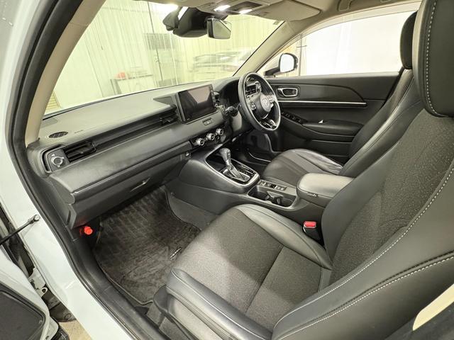 ヴェゼル ｅ：ＨＥＶＺ　ナビフルセグＢカメラＥＴＣＬＥＤＡＷ　衝突回避支援ブレーキ機能　スマキ　Ｐトランク　フルオートエアコン　Ｄレコ　エアバッグ　両席エアバック　Ｒカメ　パワーウィンドウ　ＬＥＤランプ　ソナー　クルーズＣ（31枚目）