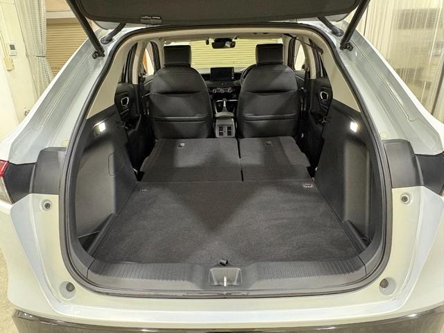 ヴェゼル ｅ：ＨＥＶＺ　ナビフルセグＢカメラＥＴＣＬＥＤＡＷ　衝突回避支援ブレーキ機能　スマキ　Ｐトランク　フルオートエアコン　Ｄレコ　エアバッグ　両席エアバック　Ｒカメ　パワーウィンドウ　ＬＥＤランプ　ソナー　クルーズＣ（34枚目）