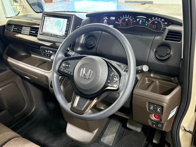 N-BOX Lコーディネートスタイル ナビフルセグBカメラETCLED Rカメラ レーダーブレーキ ECON LEDヘットライト DVD再生可 ドライブレコーダー 前席シートヒーター パーキングセンサー サイドカーテンエアバック キーレス(12枚目)