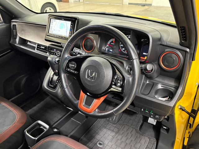 N-ONE RS ナビフルセグBカメラETCLEDAW サイドカーテンエアバック 記録簿 禁煙 クリアランスソナー シートヒータ 横滑り防止機能 インテリキー ETC付き AAC オートクルーズコントロール ナビ&TV(13枚目)