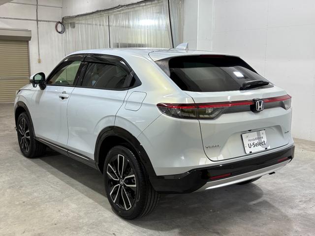 ヴェゼル ｅ：ＨＥＶＺ　ナビフルセグＢカメラＥＴＣＬＥＤＡＷ　衝突回避支援ブレーキ機能　スマキ　Ｐトランク　フルオートエアコン　Ｄレコ　エアバッグ　両席エアバック　Ｒカメ　パワーウィンドウ　ＬＥＤランプ　ソナー　クルーズＣ（2枚目）