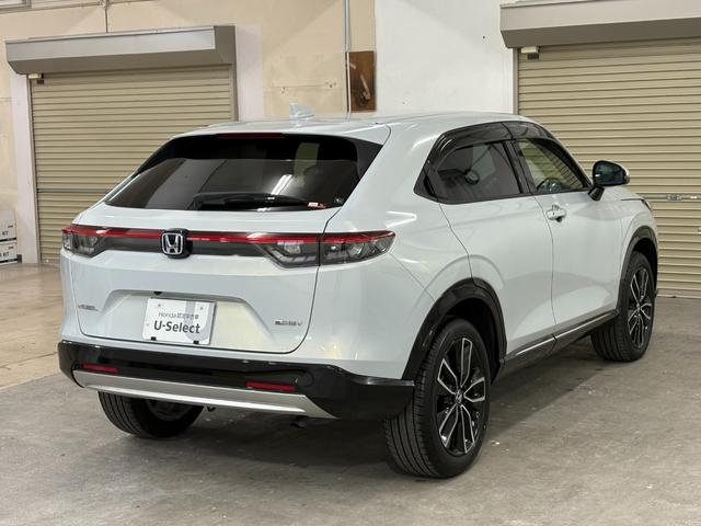 ヴェゼル ｅ：ＨＥＶＺ　ナビフルセグＢカメラＥＴＣＬＥＤＡＷ　衝突回避支援ブレーキ機能　スマキ　Ｐトランク　フルオートエアコン　Ｄレコ　エアバッグ　両席エアバック　Ｒカメ　パワーウィンドウ　ＬＥＤランプ　ソナー　クルーズＣ（9枚目）