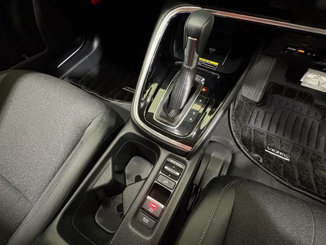 ヴェゼル ｅ：ＨＥＶＺ　ナビフルセグＢカメラＥＴＣＬＥＤＡＷ　衝突回避支援ブレーキ機能　スマキ　Ｐトランク　フルオートエアコン　Ｄレコ　エアバッグ　両席エアバック　Ｒカメ　パワーウィンドウ　ＬＥＤランプ　ソナー　クルーズＣ（20枚目）