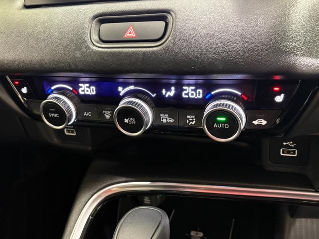 ヴェゼル ｅ：ＨＥＶＺ　ナビフルセグＢカメラＥＴＣＬＥＤＡＷ　衝突回避支援ブレーキ機能　スマキ　Ｐトランク　フルオートエアコン　Ｄレコ　エアバッグ　両席エアバック　Ｒカメ　パワーウィンドウ　ＬＥＤランプ　ソナー　クルーズＣ（21枚目）