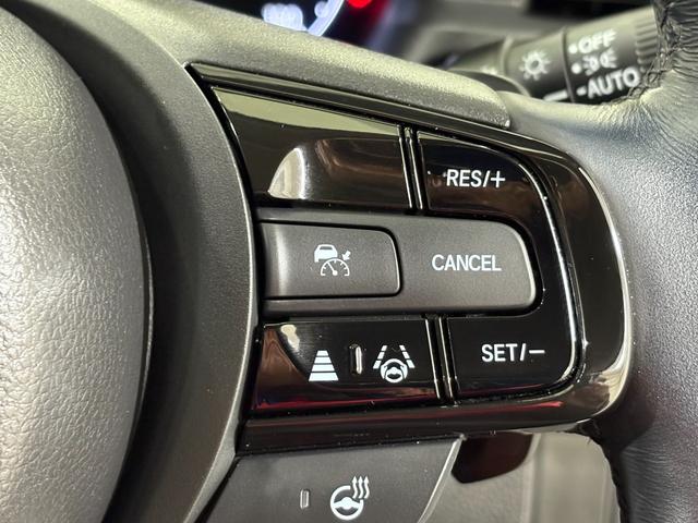 ヴェゼル ｅ：ＨＥＶＺ　ナビフルセグＢカメラＥＴＣＬＥＤＡＷ　衝突回避支援ブレーキ機能　スマキ　Ｐトランク　フルオートエアコン　Ｄレコ　エアバッグ　両席エアバック　Ｒカメ　パワーウィンドウ　ＬＥＤランプ　ソナー　クルーズＣ（25枚目）