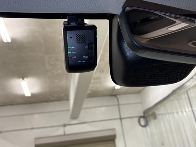 ヴェゼル ｅ：ＨＥＶＺ　ナビフルセグＢカメラＥＴＣＬＥＤＡＷ　衝突回避支援ブレーキ機能　スマキ　Ｐトランク　フルオートエアコン　Ｄレコ　エアバッグ　両席エアバック　Ｒカメ　パワーウィンドウ　ＬＥＤランプ　ソナー　クルーズＣ（26枚目）