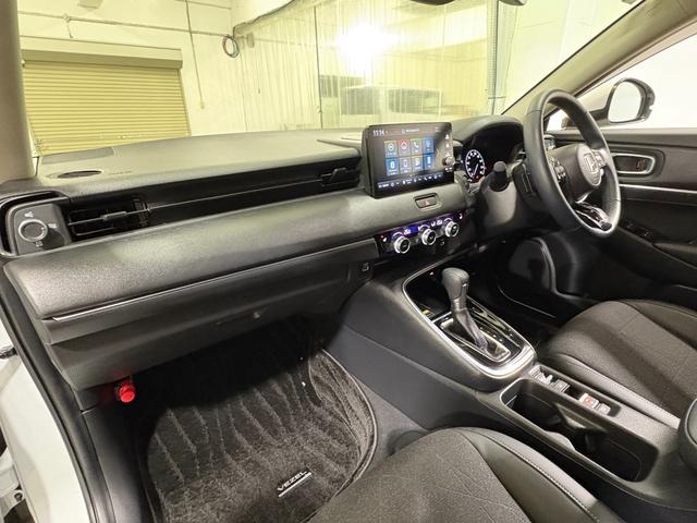 ヴェゼル ｅ：ＨＥＶＺ　ナビフルセグＢカメラＥＴＣＬＥＤＡＷ　衝突回避支援ブレーキ機能　スマキ　Ｐトランク　フルオートエアコン　Ｄレコ　エアバッグ　両席エアバック　Ｒカメ　パワーウィンドウ　ＬＥＤランプ　ソナー　クルーズＣ（32枚目）