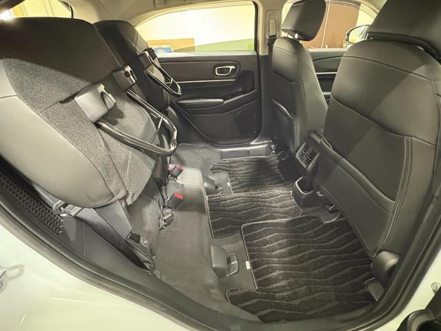 ヴェゼル ｅ：ＨＥＶＺ　ナビフルセグＢカメラＥＴＣＬＥＤＡＷ　衝突回避支援ブレーキ機能　スマキ　Ｐトランク　フルオートエアコン　Ｄレコ　エアバッグ　両席エアバック　Ｒカメ　パワーウィンドウ　ＬＥＤランプ　ソナー　クルーズＣ（36枚目）