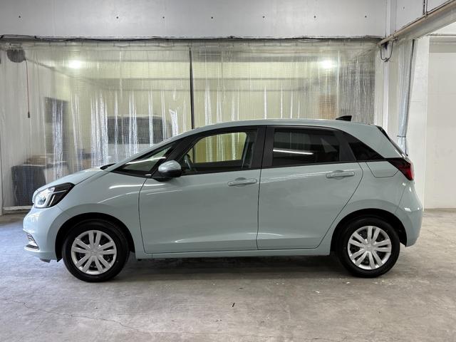 フィット ホーム　ディスプレイオーディオＢカメラＥＴＣＬＥＤ　衝突軽減　リアカメラ　ソナー　ＵＳＢ接続　ＡＡＣ　横滑り防止機能　サイドエアバック　ＬＥＤライト　クルーズコントロール　パワーウィンドウ　スマキー　ドラレコ（8枚目）