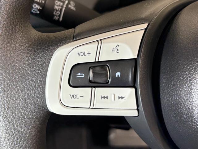 フィット ホーム　ディスプレイオーディオＢカメラＥＴＣＬＥＤ　衝突軽減　リアカメラ　ソナー　ＵＳＢ接続　ＡＡＣ　横滑り防止機能　サイドエアバック　ＬＥＤライト　クルーズコントロール　パワーウィンドウ　スマキー　ドラレコ（21枚目）