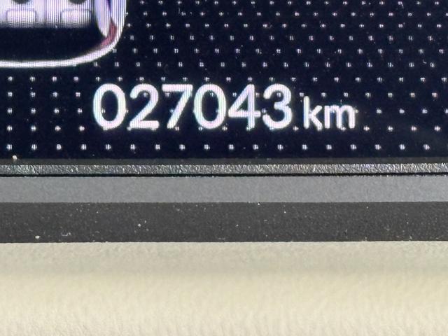 フィット ｅ：ＨＥＶホーム２０周年特別仕様車メゾン　ナビフルセグＢカメラＥＴＣＬＥＤＡＷ　誤発信抑制　Ｐセンサー　Ｒカメ　ＡＢＳ　シートヒーター　オートクルーズコントロール　横滑り防止装置　サイドカーテンエアバック　スマ－トキ－　ＵＳＢ　ＤＶＤ（14枚目）