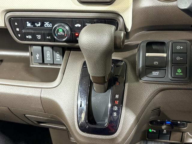 N-BOX L ナビフルセグBカメラETCLED 衝突回避支援ブレーキ I-STOP クリソナ PW パワステ Sヒーター スマ-トキ- 地デジTV ナビ&TV 横滑り防止 ETC車載器 LEDライト エアコン付き(19枚目)