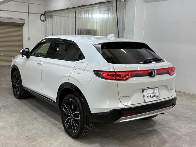 ヴェゼル ｅ：ＨＥＶＺ　ナビフルセグＢカメラＥＴＣＬＥＤＡＷ　衝突回避支援ブレーキ機能　スマキ　Ｐトランク　フルオートエアコン　Ｄレコ　エアバッグ　両席エアバック　Ｒカメ　パワーウィンドウ　ＬＥＤランプ　ソナー　クルーズＣ（2枚目）