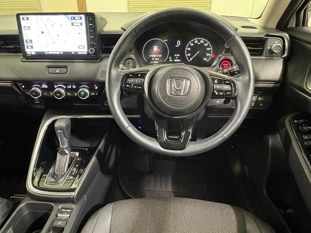 ヴェゼル ｅ：ＨＥＶＺ　ナビフルセグＢカメラＥＴＣＬＥＤＡＷ　衝突回避支援ブレーキ機能　スマキ　Ｐトランク　フルオートエアコン　Ｄレコ　エアバッグ　両席エアバック　Ｒカメ　パワーウィンドウ　ＬＥＤランプ　ソナー　クルーズＣ（12枚目）