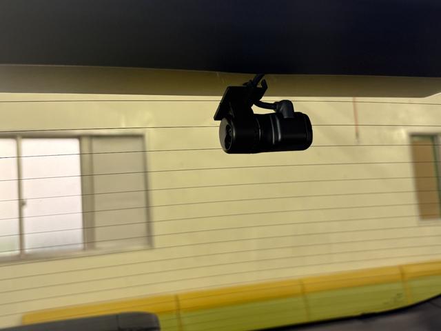 ヴェゼル ｅ：ＨＥＶＺ　ナビフルセグＢカメラＥＴＣＬＥＤＡＷ　衝突回避支援ブレーキ機能　スマキ　Ｐトランク　フルオートエアコン　Ｄレコ　エアバッグ　両席エアバック　Ｒカメ　パワーウィンドウ　ＬＥＤランプ　ソナー　クルーズＣ（26枚目）