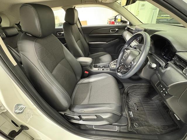 ヴェゼル ｅ：ＨＥＶＺ　ナビフルセグＢカメラＥＴＣＬＥＤＡＷ　衝突回避支援ブレーキ機能　スマキ　Ｐトランク　フルオートエアコン　Ｄレコ　エアバッグ　両席エアバック　Ｒカメ　パワーウィンドウ　ＬＥＤランプ　ソナー　クルーズＣ（28枚目）