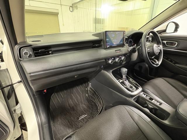 ヴェゼル ｅ：ＨＥＶＺ　ナビフルセグＢカメラＥＴＣＬＥＤＡＷ　衝突回避支援ブレーキ機能　スマキ　Ｐトランク　フルオートエアコン　Ｄレコ　エアバッグ　両席エアバック　Ｒカメ　パワーウィンドウ　ＬＥＤランプ　ソナー　クルーズＣ（31枚目）