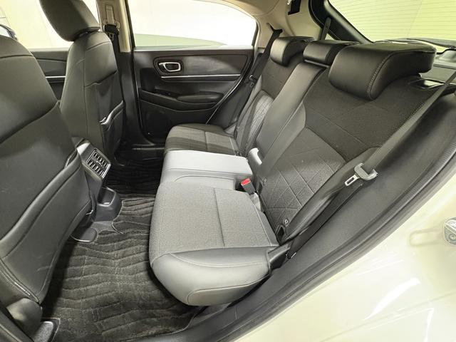 ヴェゼル ｅ：ＨＥＶＺ　ナビフルセグＢカメラＥＴＣＬＥＤＡＷ　衝突回避支援ブレーキ機能　スマキ　Ｐトランク　フルオートエアコン　Ｄレコ　エアバッグ　両席エアバック　Ｒカメ　パワーウィンドウ　ＬＥＤランプ　ソナー　クルーズＣ（32枚目）