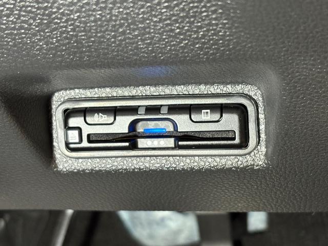 ＷＲ－Ｖ Ｚ＋　ナビフルセグＢカメラＥＴＣＬＥＤＡＷ　クリソナ　追突軽減ブレーキ　フルセグテレビ　サイドエアバッグ　ＵＳＢ　運転席エアバッグ　クルコン　横滑り防止　ドライブレコーダー　フルオートエアコン　キーフリー（20枚目）