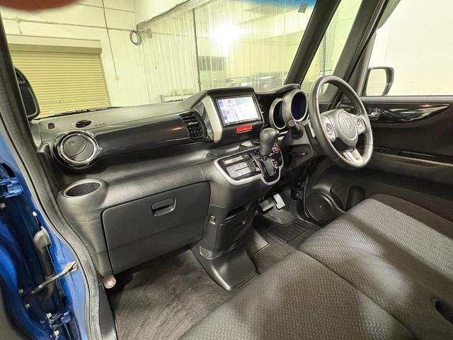 Ｎ－ＢＯＸカスタム Ｇ・ターボパッケージ　社外ナビフルセグＨＩＤＡＷ　フルセグテレビ　パワーウインドウ　スマートキープッシュスタート　ナビ＆ＴＶ　ＥＳＣ　キーレスエントリー　オートクルーズコントロール　ＤＶＤ再生　ＡＢＳ　助手席エアバック（25枚目）