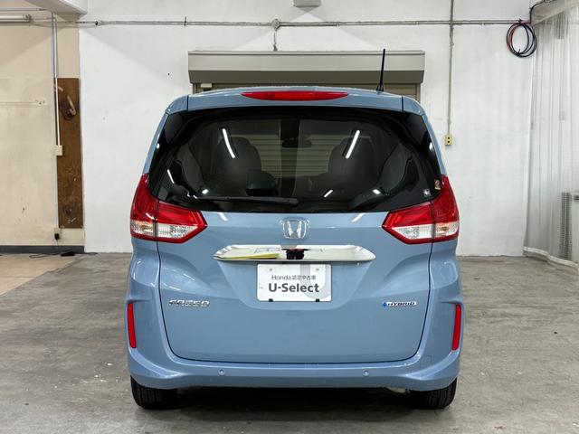 フリードハイブリッド ハイブリッド・Ｇホンダセンシング　ナビフルセグＢカメラＥＴＣＬＥＤＡＷ　軽減ブレーキ　キーフリーシステム　ＤＶＤ再生可能　後カメラ　Ａクルーズ　地デジフルセグＴＶ　ＬＥＤヘッドランプ　シートＨ　横滑防止　ドライブレコーダ　３列シート（10枚目）