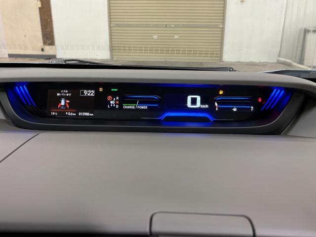 フリードハイブリッド ハイブリッド・Ｇホンダセンシング　ナビフルセグＢカメラＥＴＣＬＥＤＡＷ　軽減ブレーキ　キーフリーシステム　ＤＶＤ再生可能　後カメラ　Ａクルーズ　地デジフルセグＴＶ　ＬＥＤヘッドランプ　シートＨ　横滑防止　ドライブレコーダ　３列シート（15枚目）