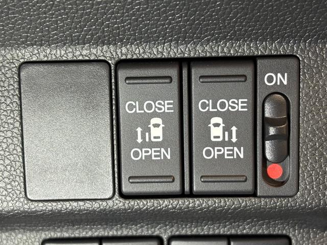 フリードハイブリッド ハイブリッド・Ｇホンダセンシング　ナビフルセグＢカメラＥＴＣＬＥＤＡＷ　軽減ブレーキ　キーフリーシステム　ＤＶＤ再生可能　後カメラ　Ａクルーズ　地デジフルセグＴＶ　ＬＥＤヘッドランプ　シートＨ　横滑防止　ドライブレコーダ　３列シート（19枚目）