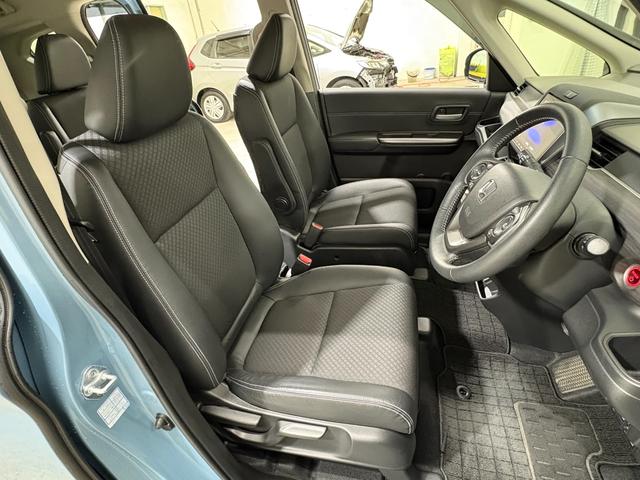 フリードハイブリッド ハイブリッド・Ｇホンダセンシング　ナビフルセグＢカメラＥＴＣＬＥＤＡＷ　軽減ブレーキ　キーフリーシステム　ＤＶＤ再生可能　後カメラ　Ａクルーズ　地デジフルセグＴＶ　ＬＥＤヘッドランプ　シートＨ　横滑防止　ドライブレコーダ　３列シート（26枚目）